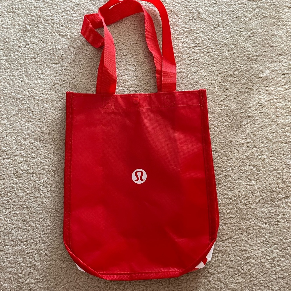 Red reusable lulu bag